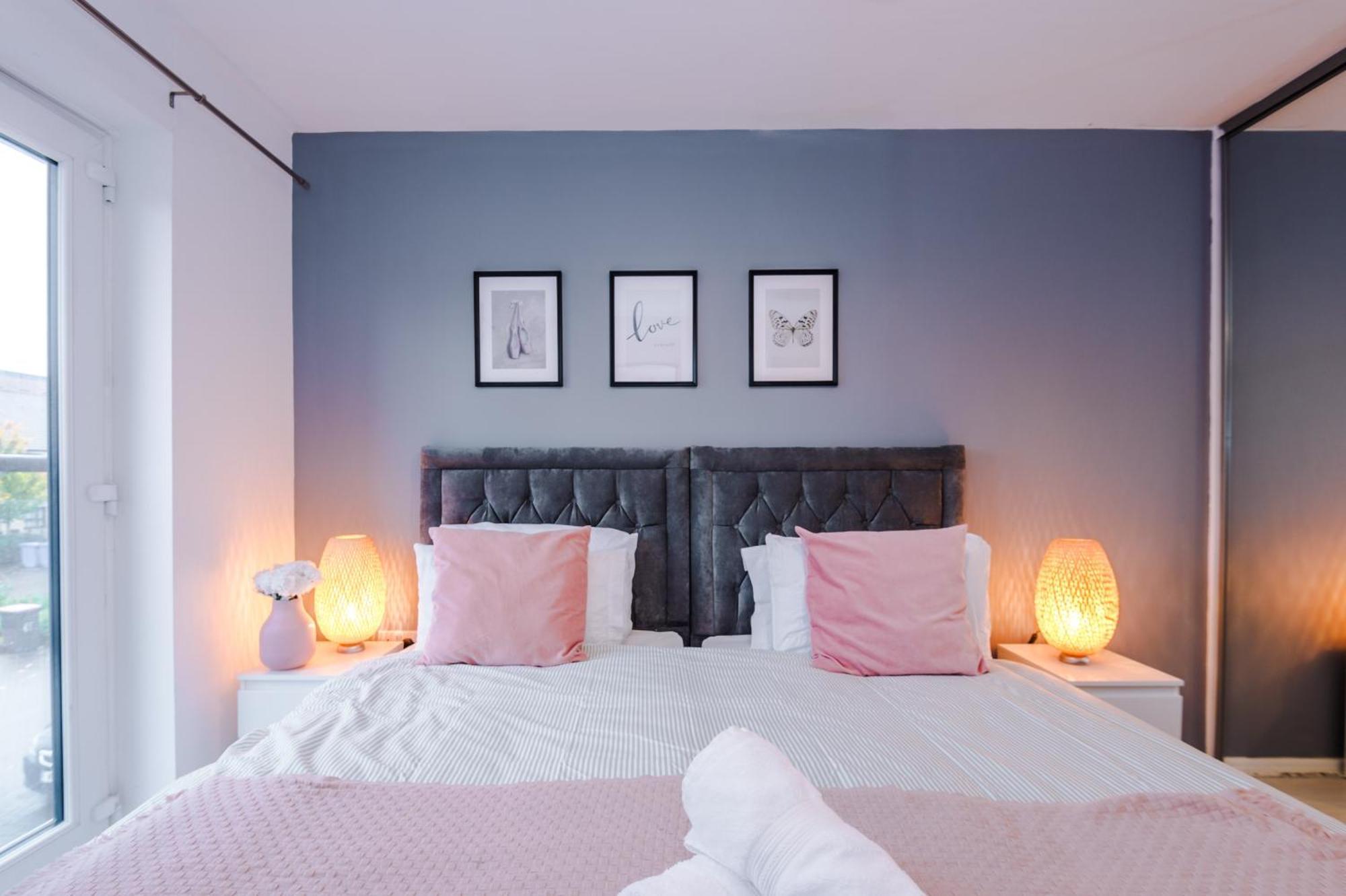 3br-sleeps6-garden-bbq-freeparking-pets Manchester