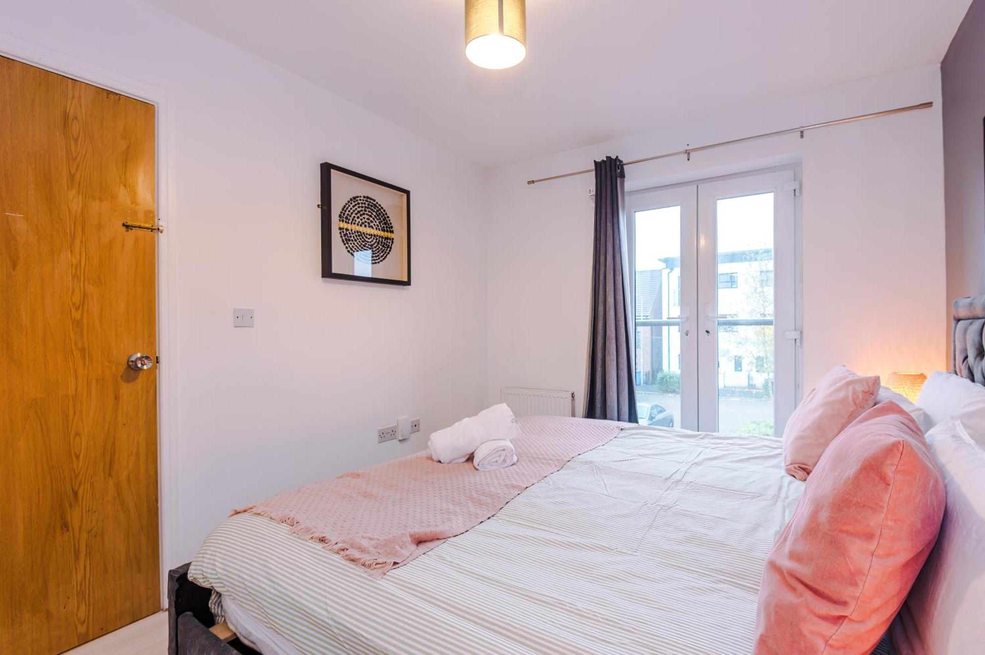 3br-sleeps6-garden-bbq-freeparking-pets Manchester
